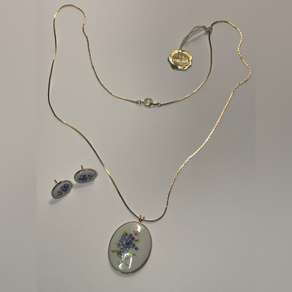 Vintage porcelain forget me not necklace earrings set blue flowers gold chain - Picture 8 of 11
